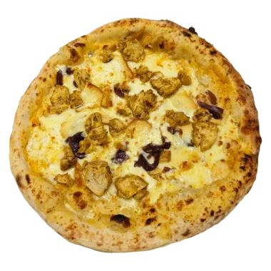 Pizza Pollo Rosso — pesto rosso, mozzarella fior di latte, poulet cuisiné, oignons rouges confits, scamorza fumée